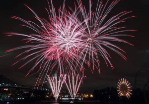 BEM Fireworks / Feux d'Artifice‎Feux d'Artifice du Canada à l'International Feux Loto-Québec